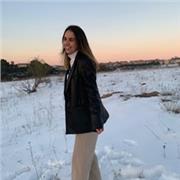 Soy una chica de 18 años con bachillerato cursado que puede impartir clases de ingles, español u otra materia